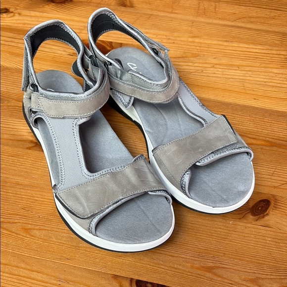 Clarks Gray Sporty Sandals with Adjustable Straps - Picture 1 of 11
